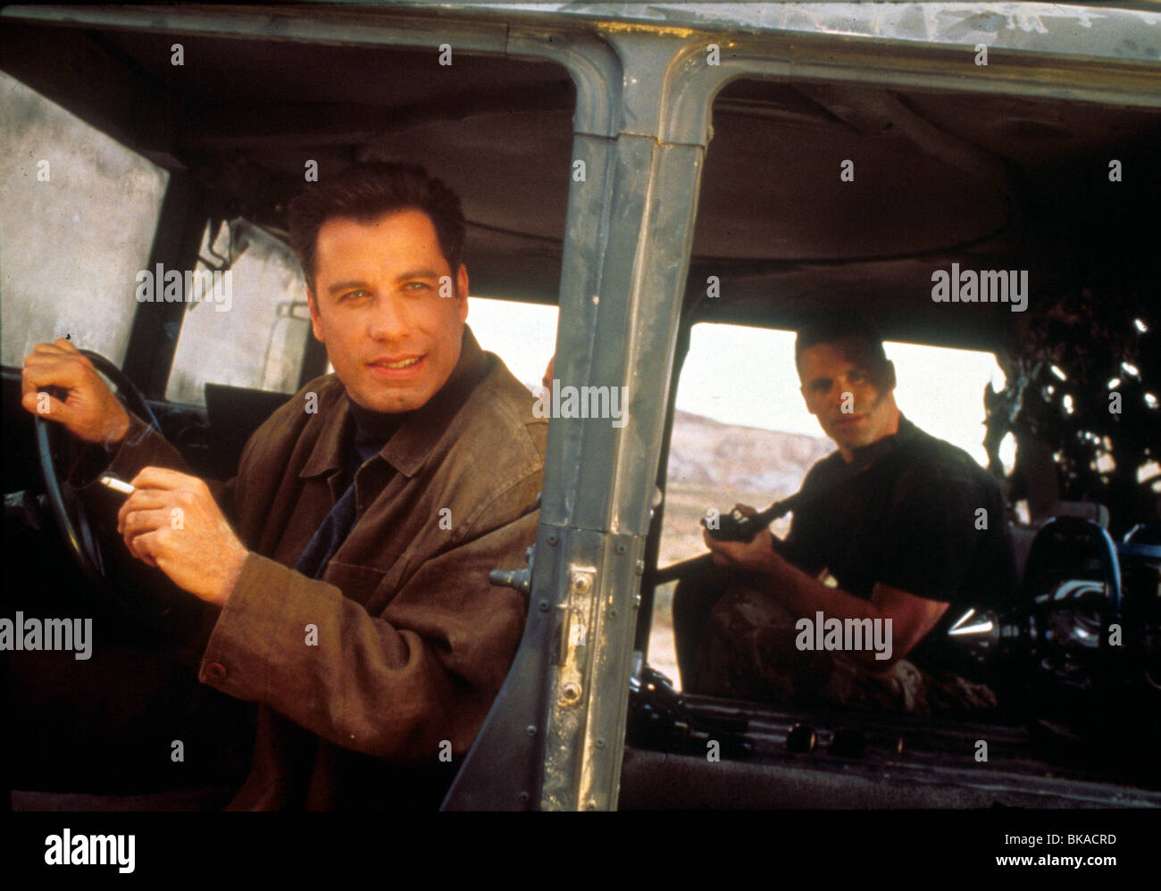 BROKEN ARROW (1995) JOHN TRAVOLTA, HOWIE LANGE BKAR 089 Stockfoto