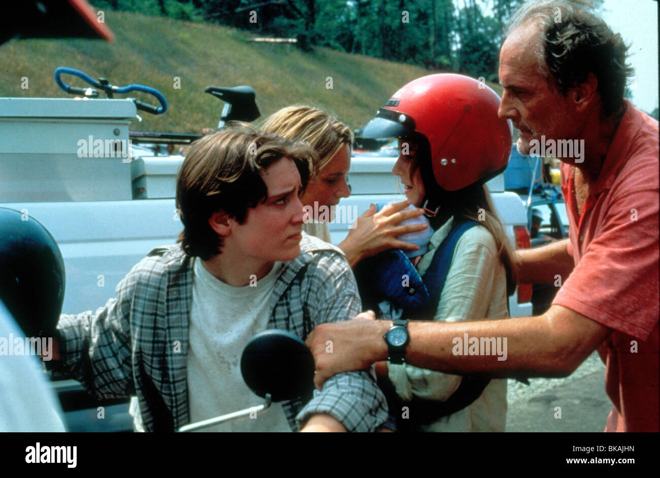 DEEP IMPACT (1998) ELIJAH WOOD, DENISE CROSBY, LEELEE SOBIESKI, GARY WERNTZ DPIM 052 Stockfoto