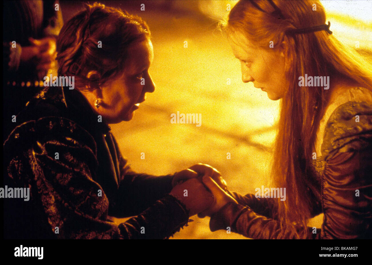 Elizabeth 1998 Kathy Burke Cate Blanchett Eliz 091 Stockfotografie Alamy