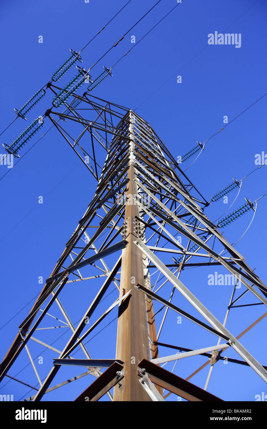 Eine Großmacht Pylon - Ansicht von unten. Stockfoto