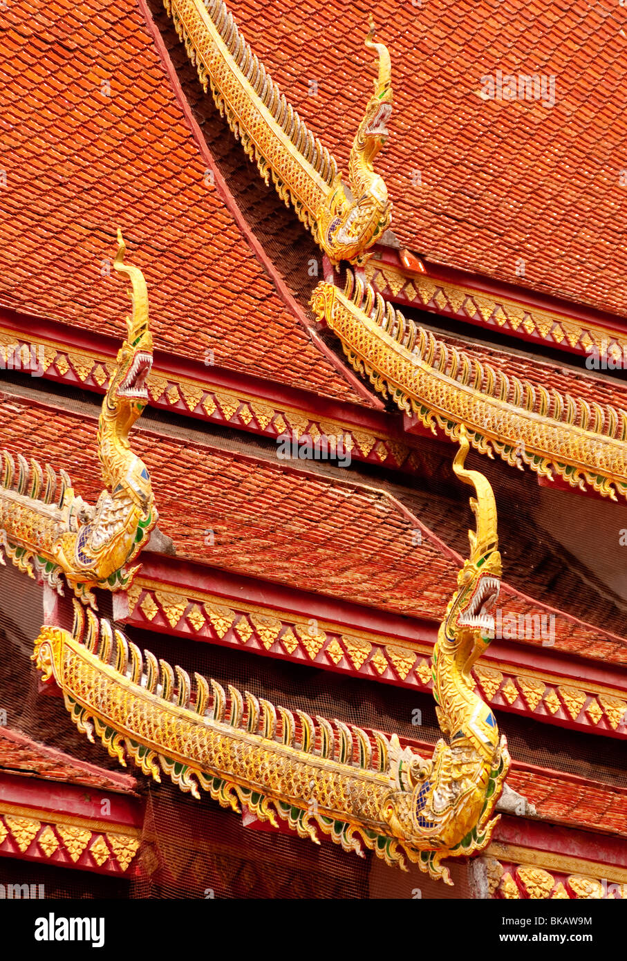 Dach-Detail am Wat Chetawan buddhistischer Tempel in Chiang Mai, Thailand. Stockfoto