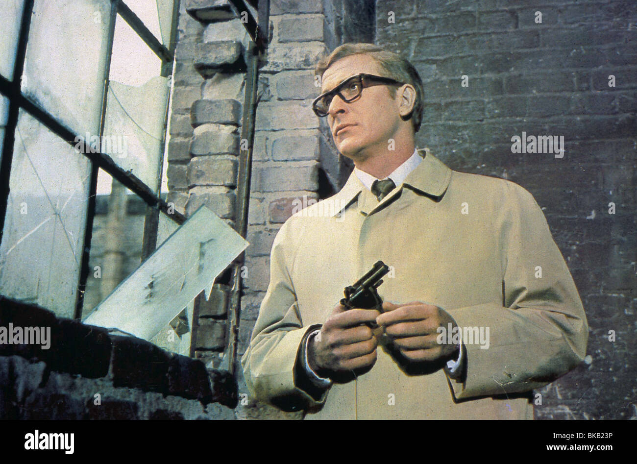 BEERDIGUNG IN BERLIN (1967) MICHAEL CAINE FIB 040 Stockfoto