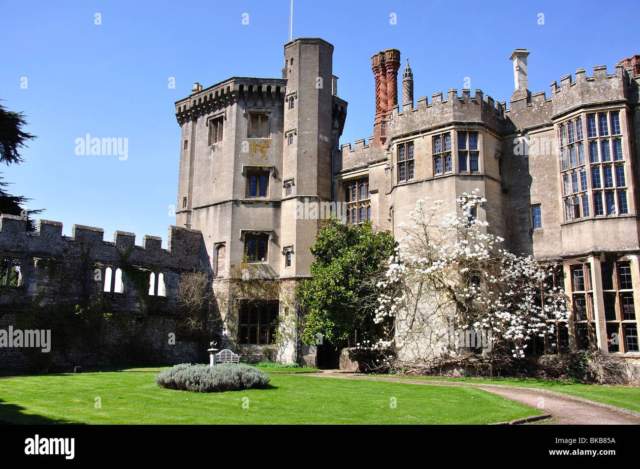 Westfassade des Thornbury Castle, Thornbury, Gloucestershire, England, Vereinigtes Königreich Stockfoto