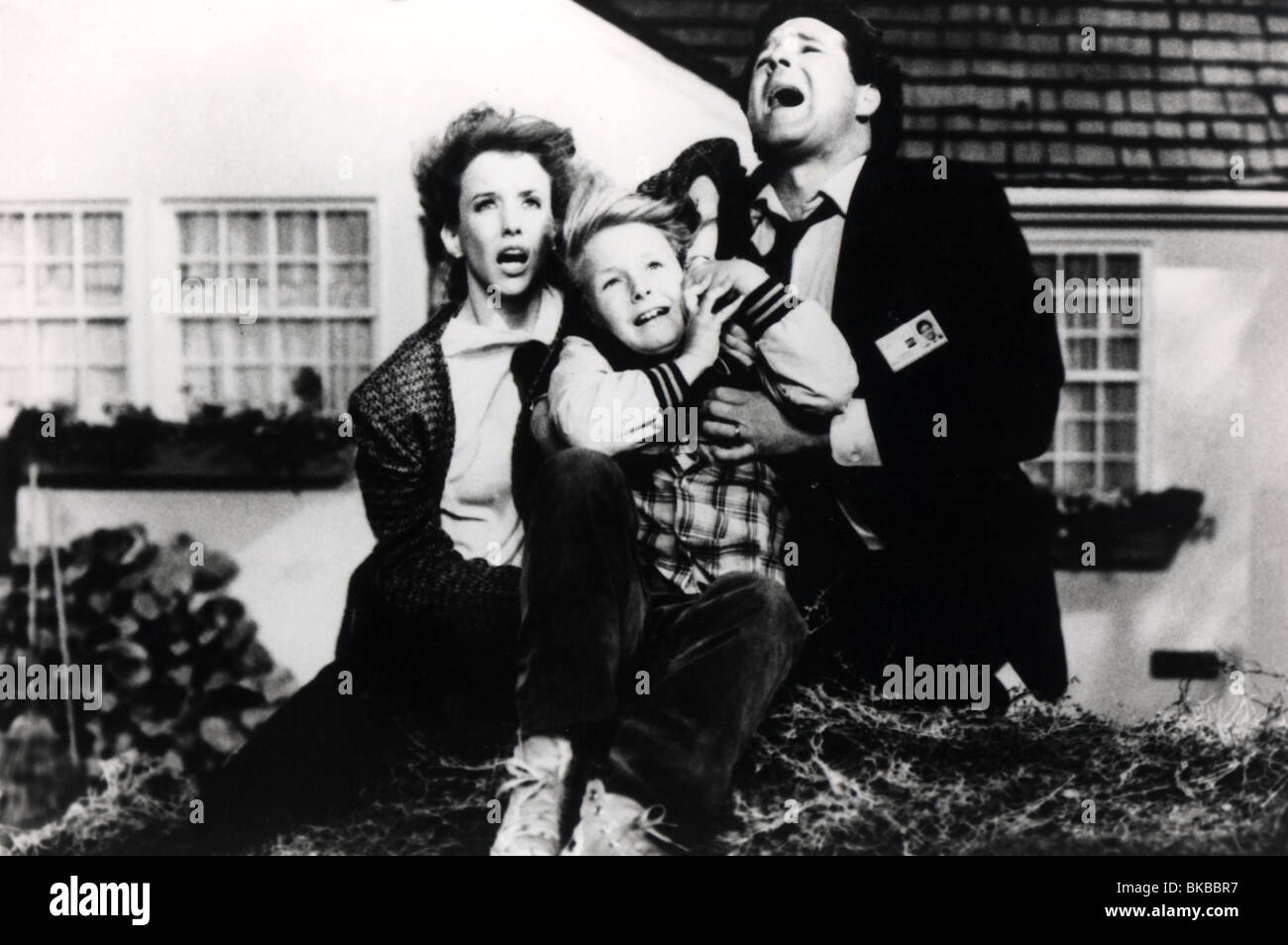 INVADERS FROM MARS (1986) LARAINE NEWMAN, HUNTER CARSON, TIMOTHY BOTTOMS SCHNITTSTELLENMODULE 004P Stockfoto