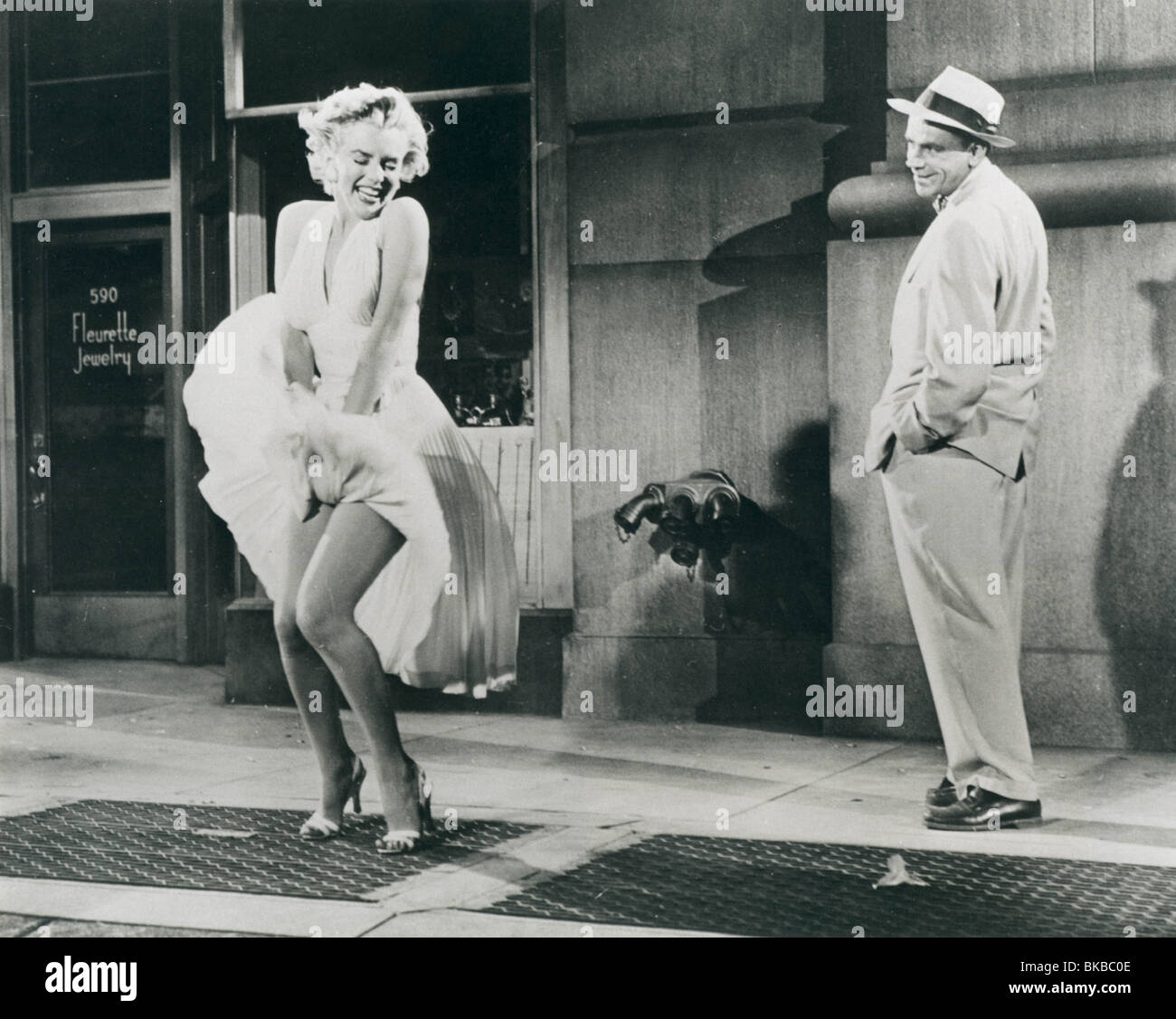 SEVEN YEAR ITCH (1955) MARILYN MONROE, TOM EWELL SYIT 001 P Stockfoto