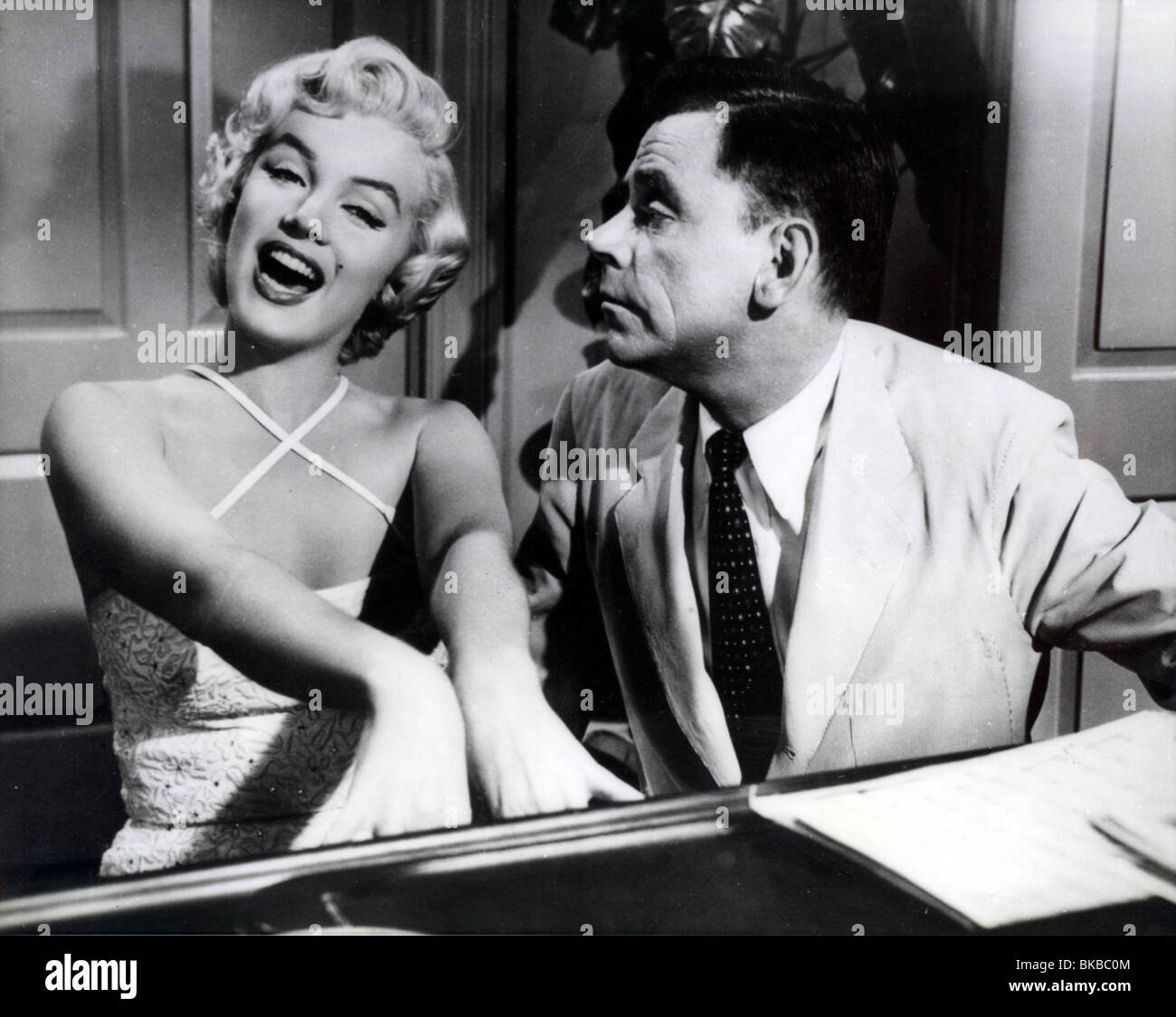 SEVEN YEAR ITCH (1955) MARILYN MONROE, TOM EWELL SYIT 008P Stockfoto