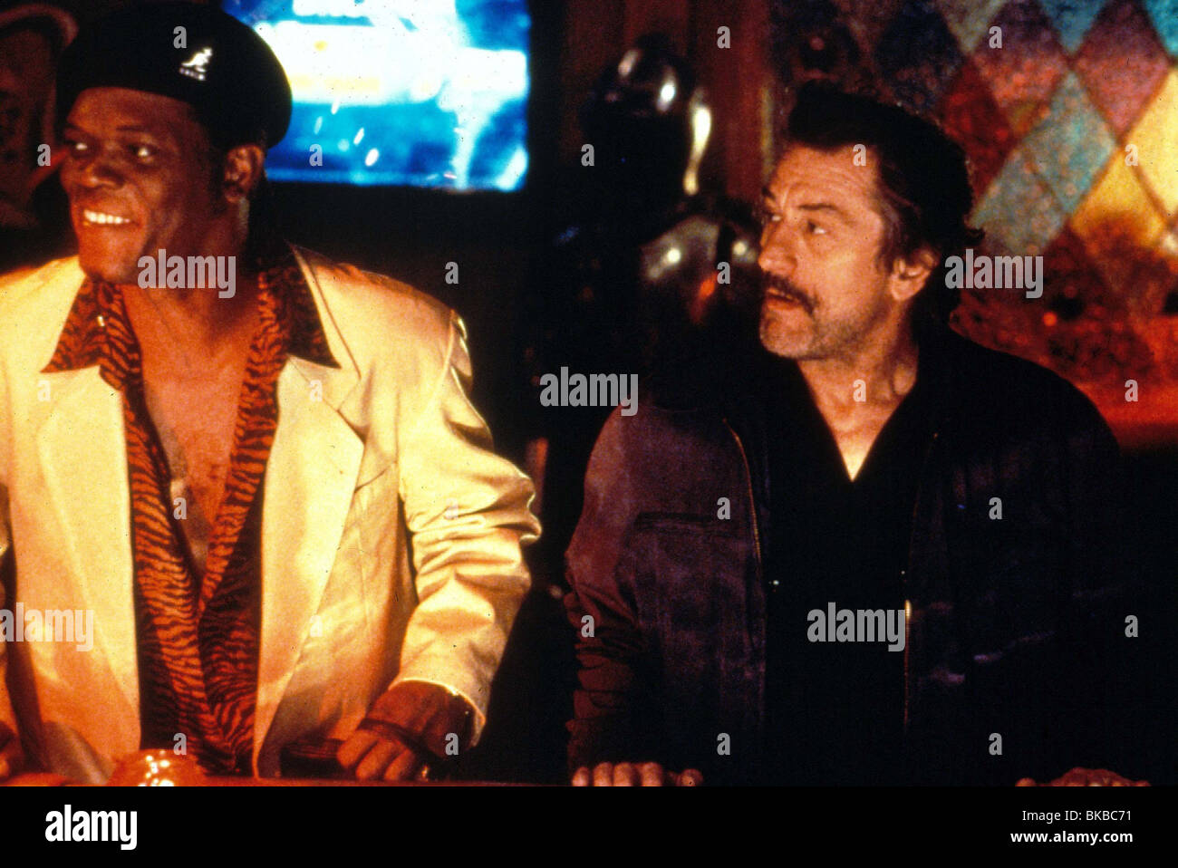 JACKIE BROWN (1997) SAMUEL L JACKSON, ROBERT DE NIRO JKB 048 Stockfoto