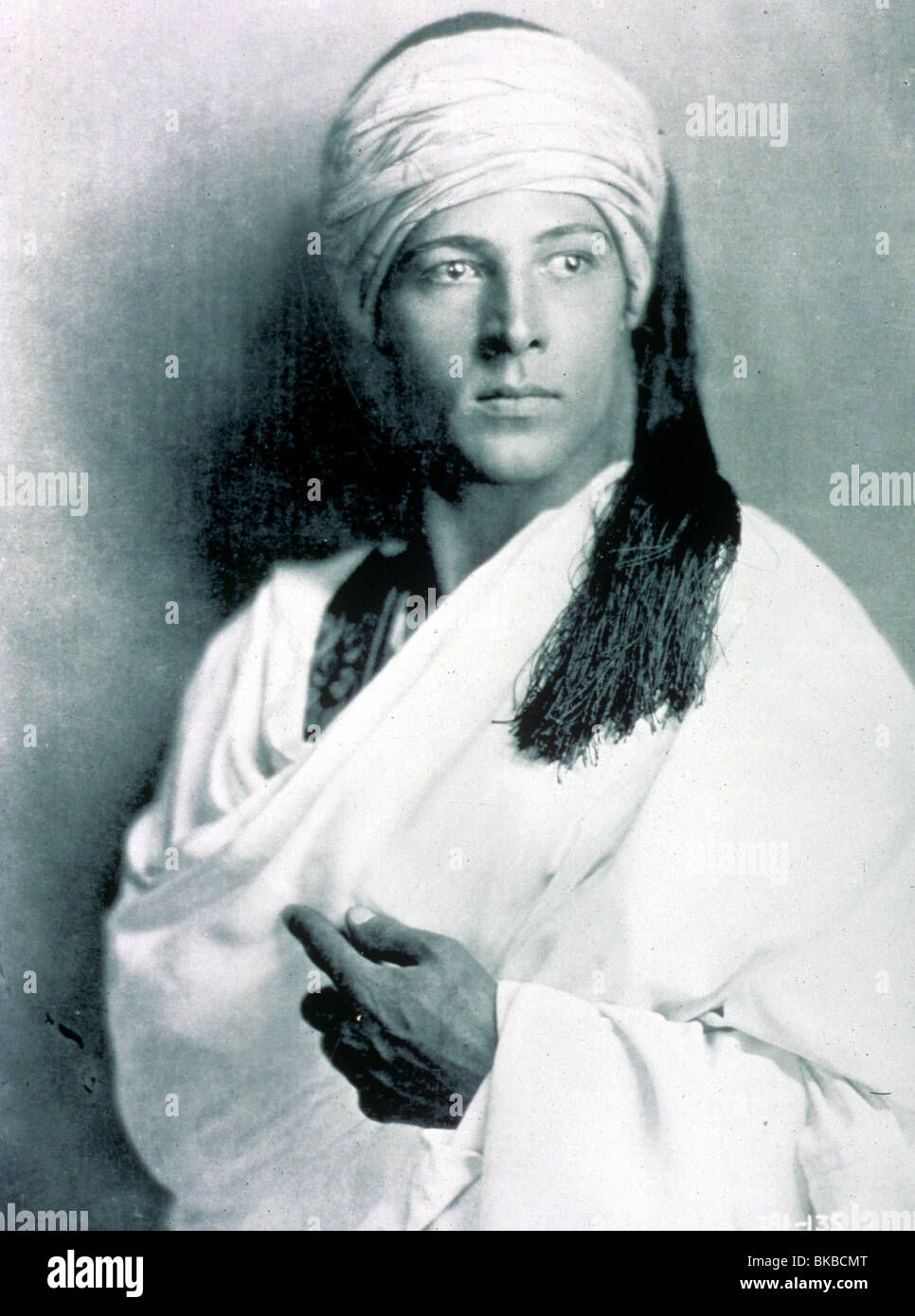 DER SCHEICH (1921) RUDOLPH VALENTINO SHIK 005 Stockfoto