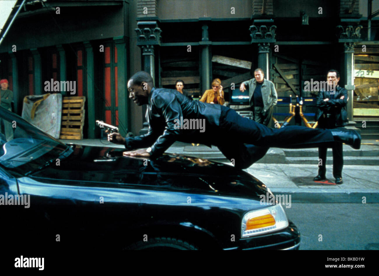 SHOWTIME (2001) EDDIE MURPHY, RENE RUSSO, WILLIAM SHATNER, DRENA DE NIRO, ROBERT DE NIRO SHWT 010 Stockfoto