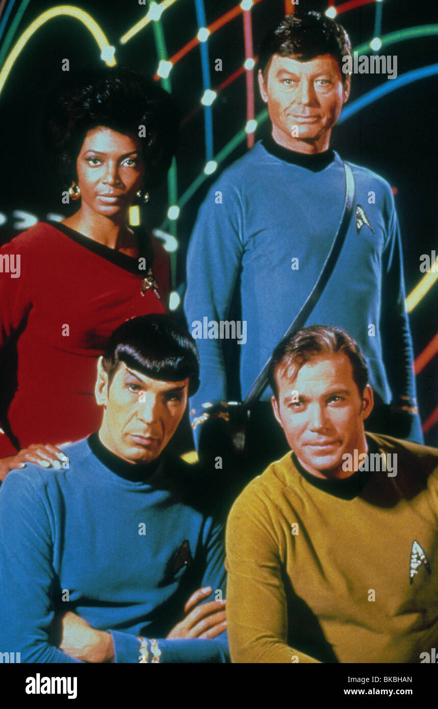 STAR TREK (TV - 1966) NICHELLE NICHOLS, LEONARD NIMOY, DeFOREST KELLEY, WILLIAM SHATNER STK 039 Stockfoto
