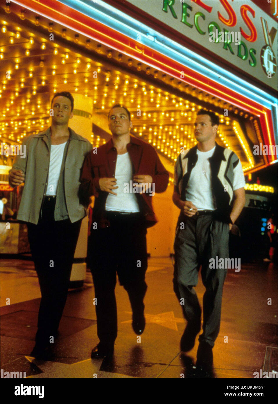 SWINGERS (1996) VINCE VAUGHN, JON FAVREAU, PATRICK VAN HORN SWG 066 Stockfoto