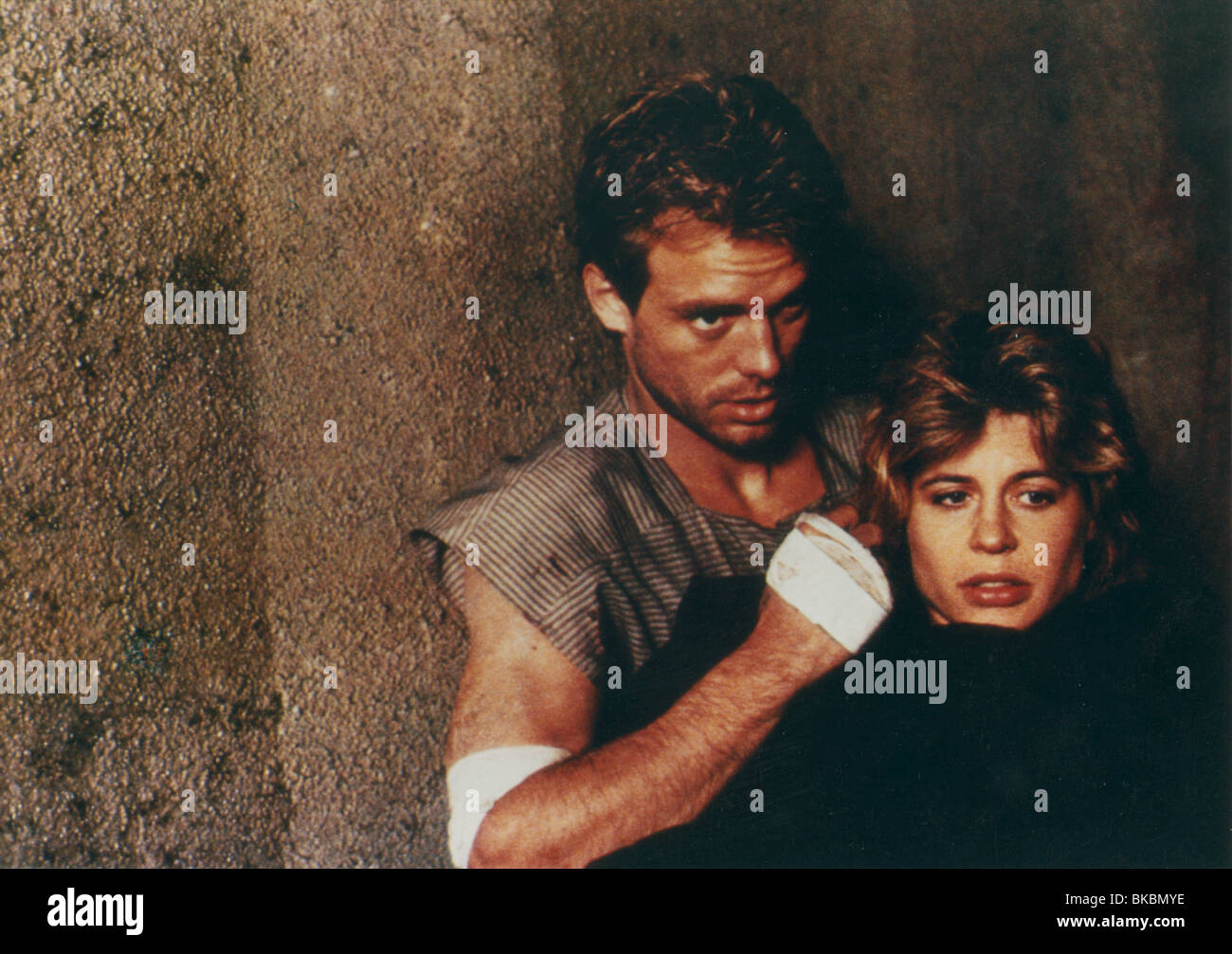 DER TERMINATOR (1984) MICHAEL BIEHN, LINDA HAMILTON TRM 001CP Stockfoto