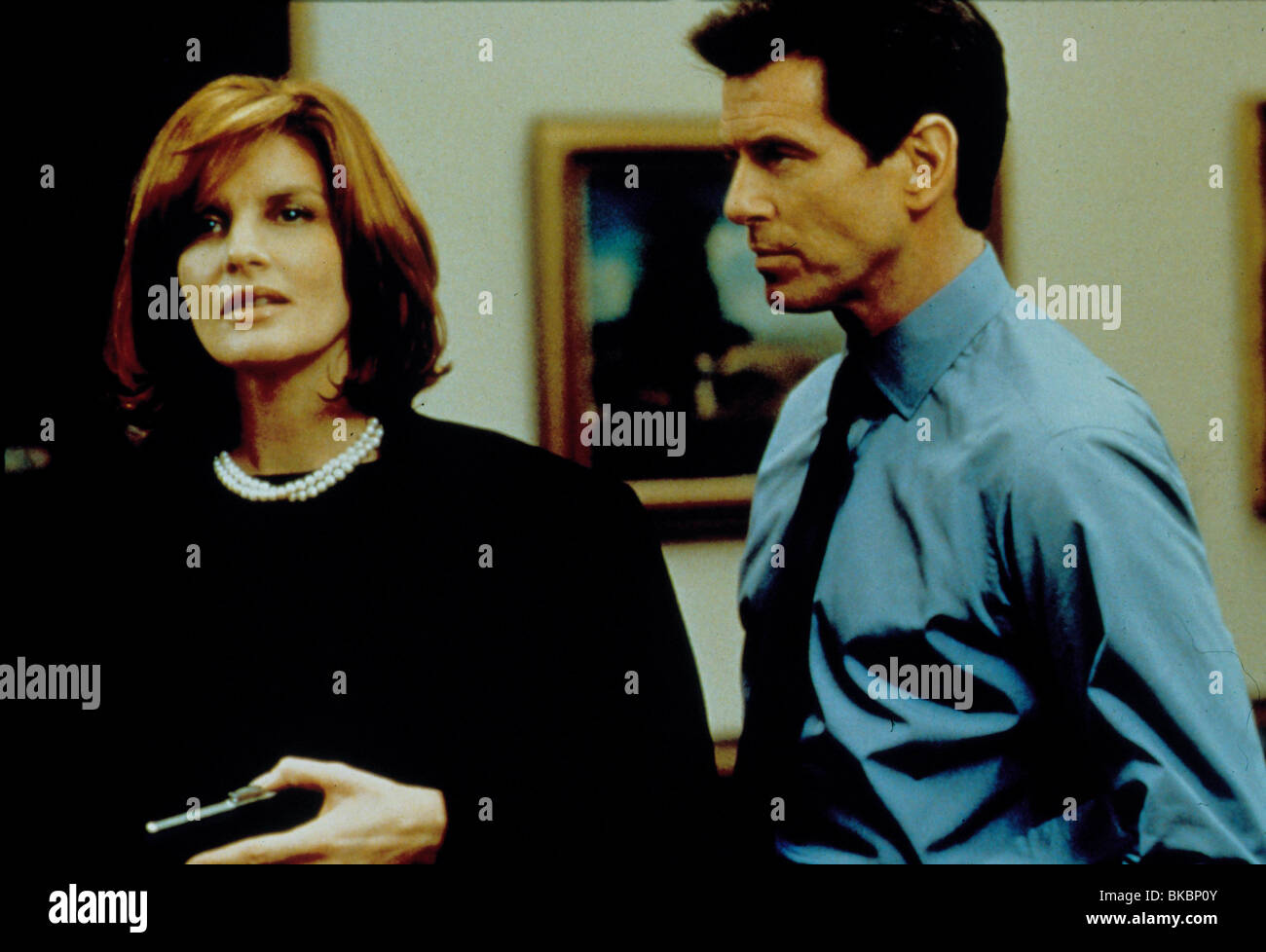 DIE THOMAS CROWN AFFÄRE (1999) RENE RUSSO, PIERCE BROSNAN THAF 049 Stockfoto