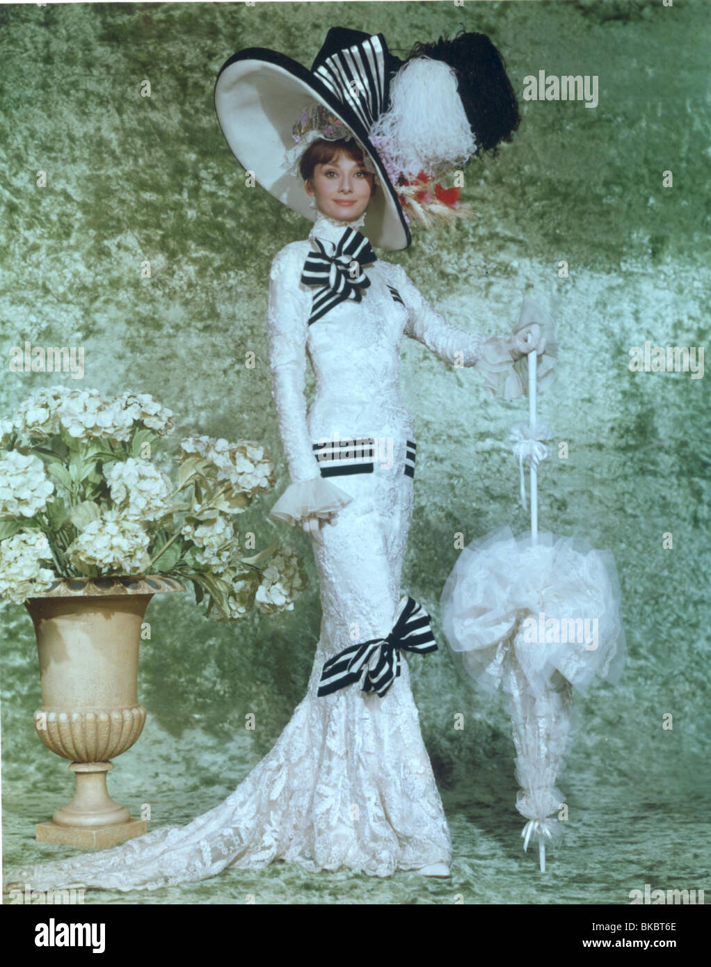 MY FAIR LADY (1964) AUDREY HEPBURN MFLY 002CP Stockfoto