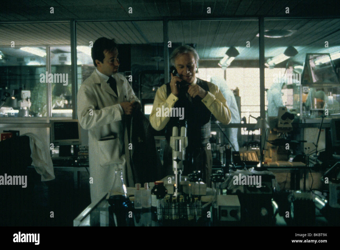 TWELVE MONKEYS (1995) CHRISTOPHER PLUMMER TVMK 072 Stockfoto