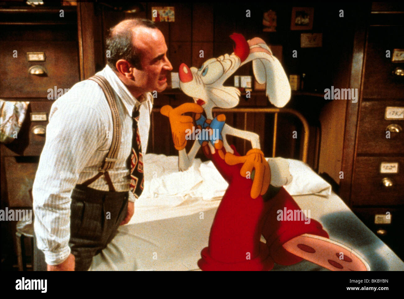 FALSCHES SPIEL MIT ROGER RABBIT (1988) BOB HOSKINS WFR 041 Stockfoto