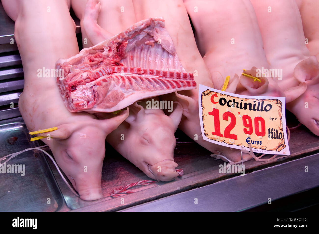 Metzger Piggy Mercado De La Cebada Lebensmittel Markt Madrid Spanien Stockfoto