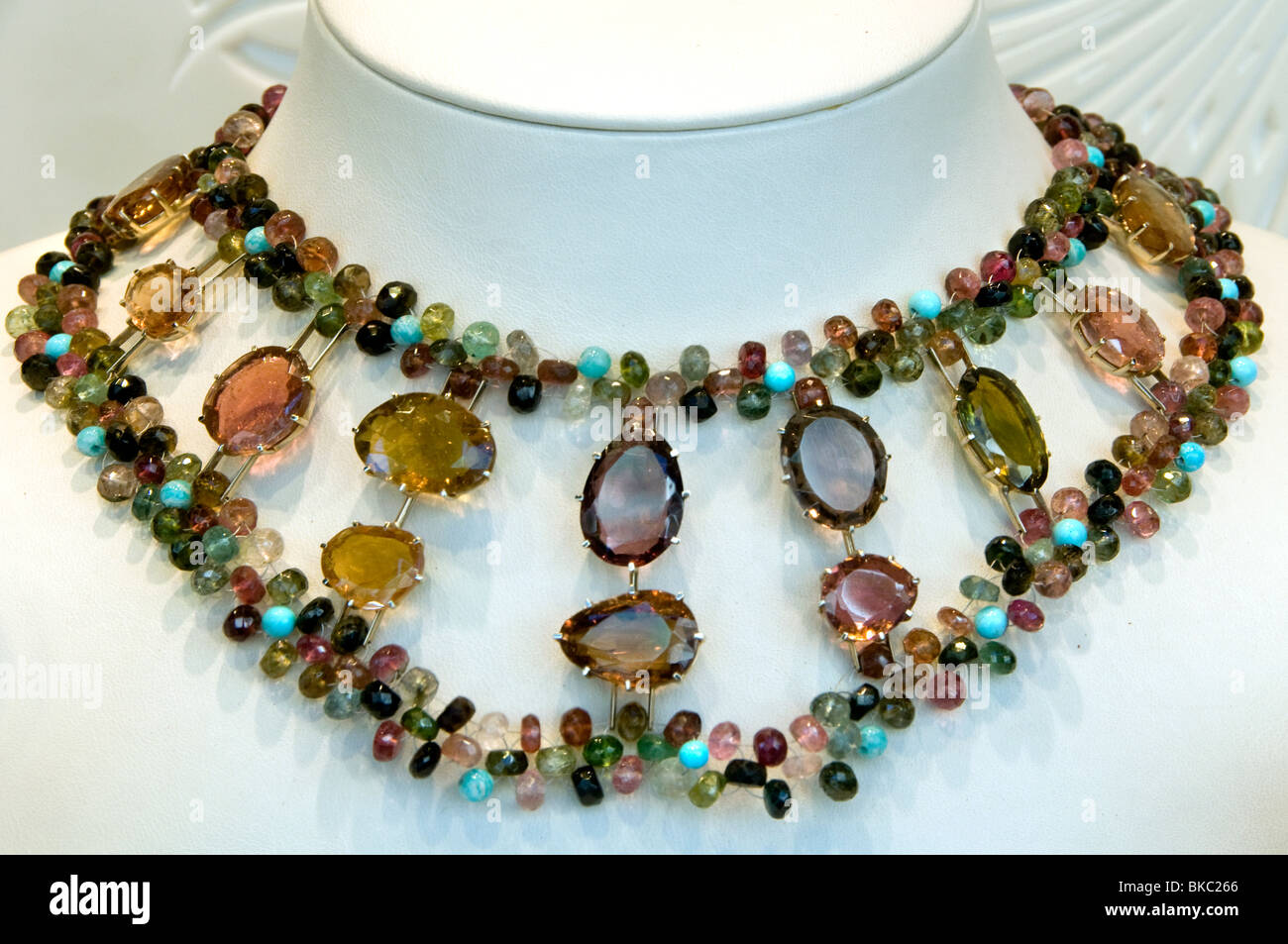 Madrid Gran Via grasbewachsenen Halskette Kette Juwelier Spanien Stockfoto