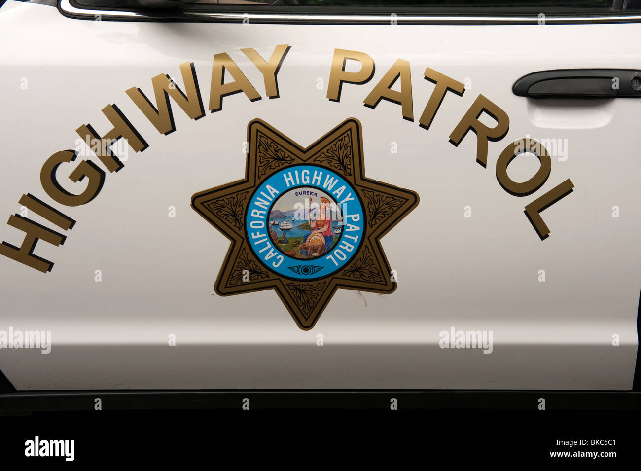 California Highway Patrol Police Car und Logo Stockfoto