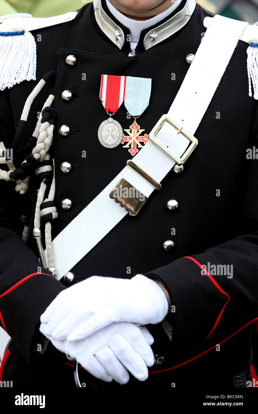 Ein italienischer Polizist in feierlichen Kleid Stockfoto