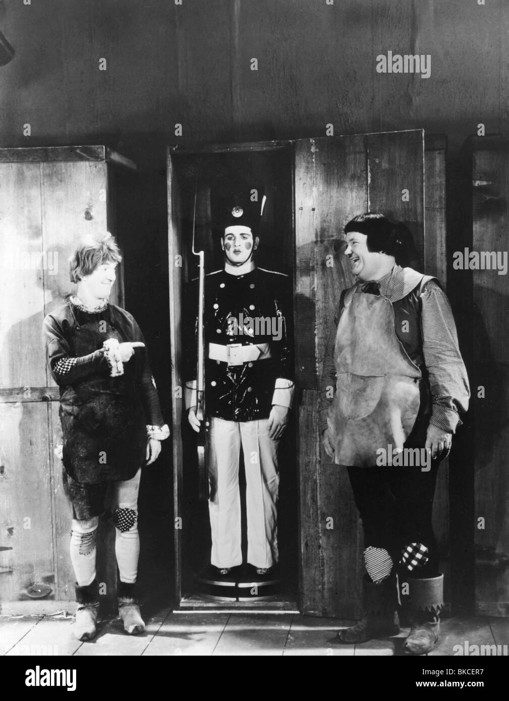 BABES IN TOYLAND (1934) STAN LAUREL, OLIVER HARDY, LAUREL UND HARDY BBIT 002P Stockfoto