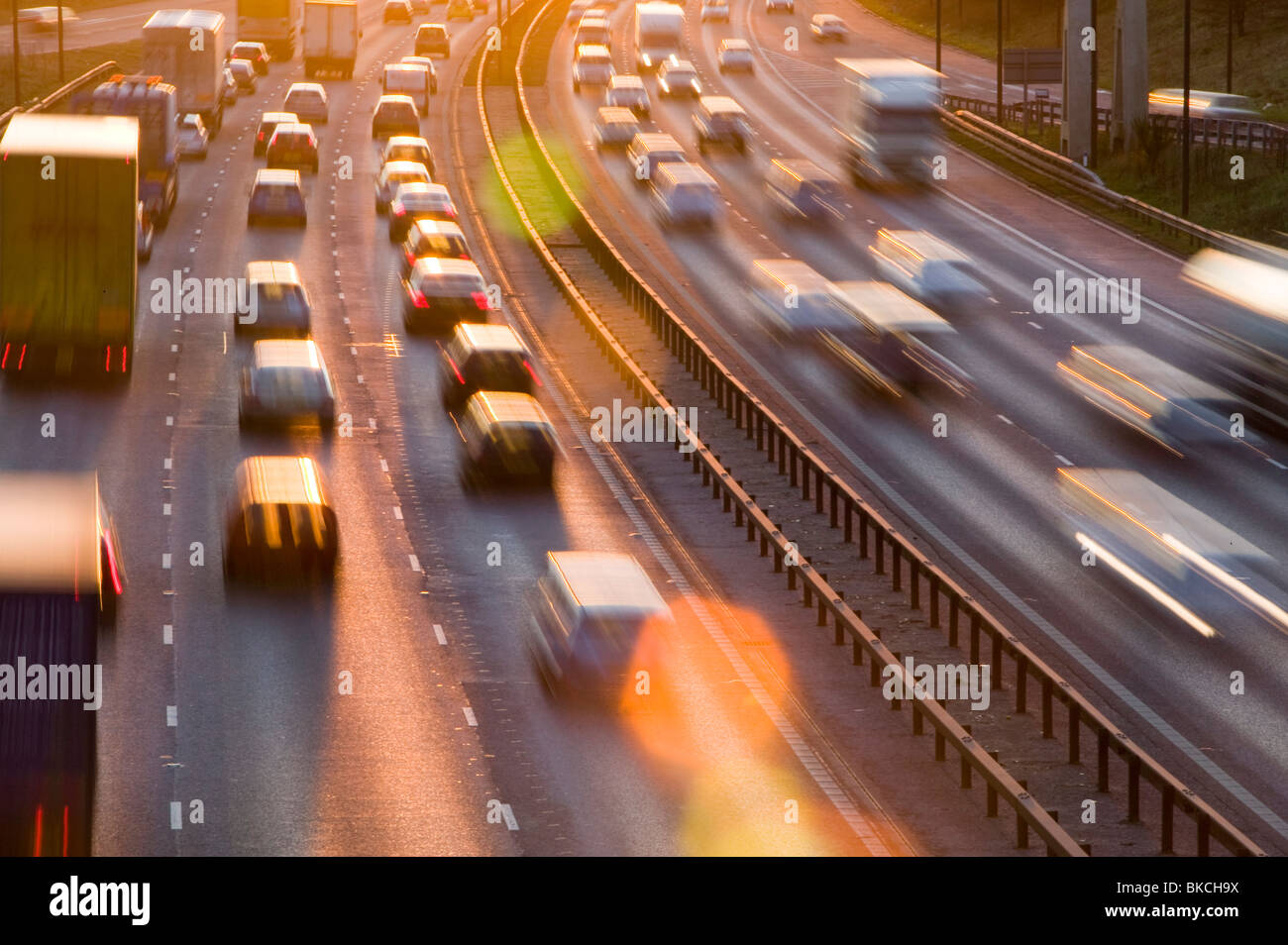 Feierabendverkehr auf der M60-Autobahn in der Nähe von Manchester UK Stockfoto