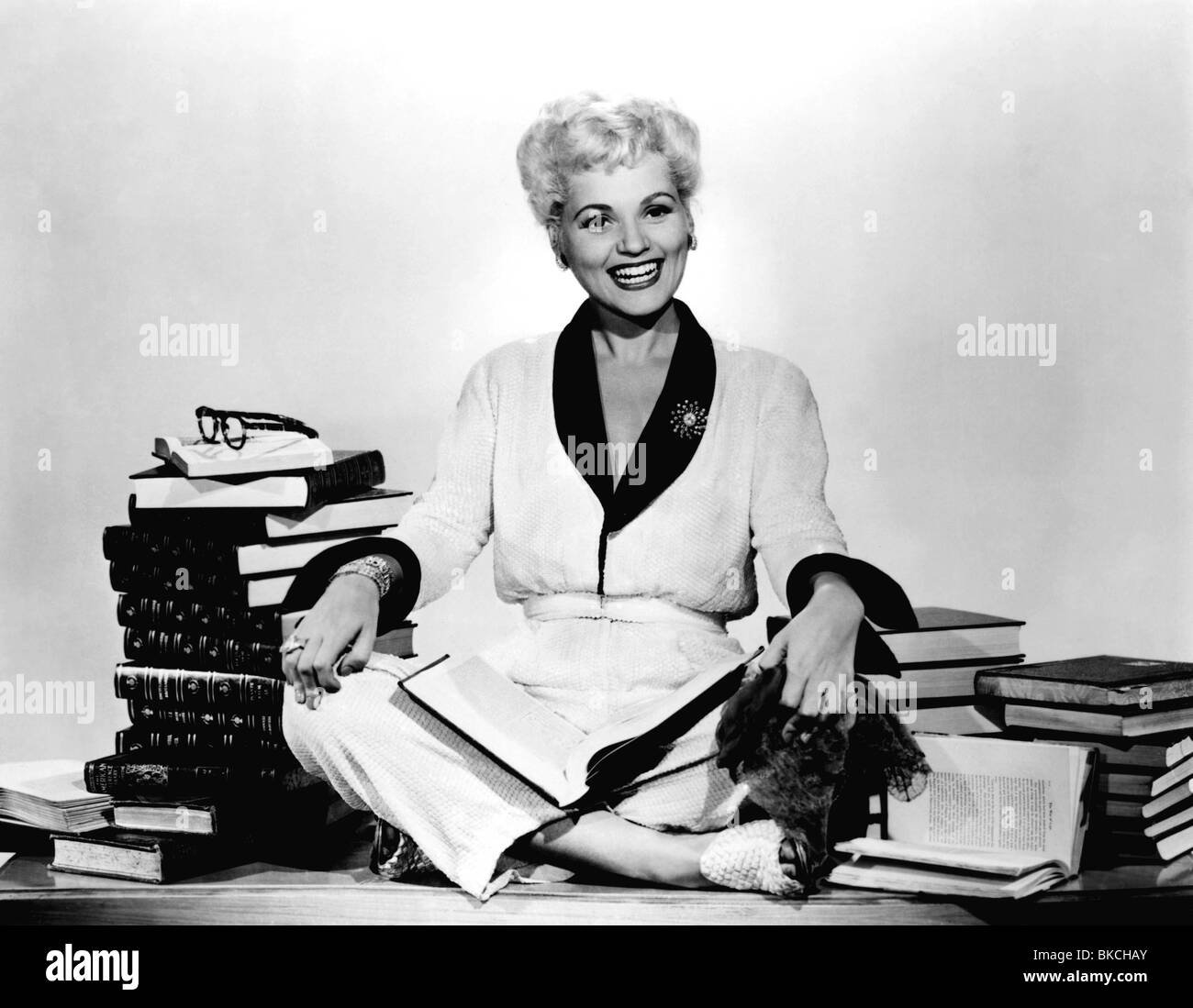 GESTERN GEBOREN (1950) JUDY HOLLIDAY BYDY 006P Stockfoto
