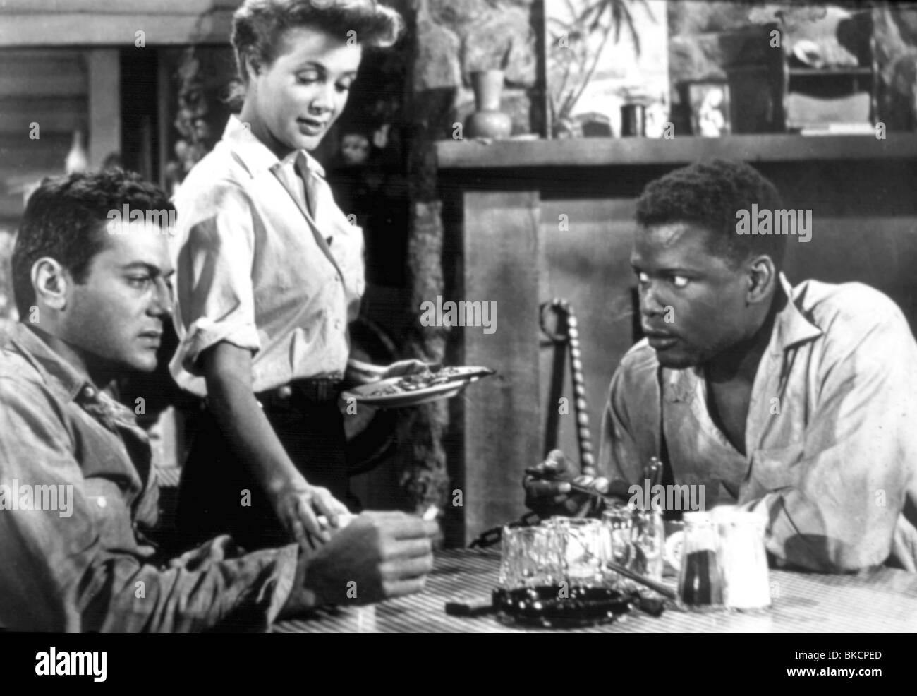 TROTZIG, (1958)-TONY CURTIS, SARA WILLIAMS, SIDNEY POITIER DFOS 011 Stockfoto