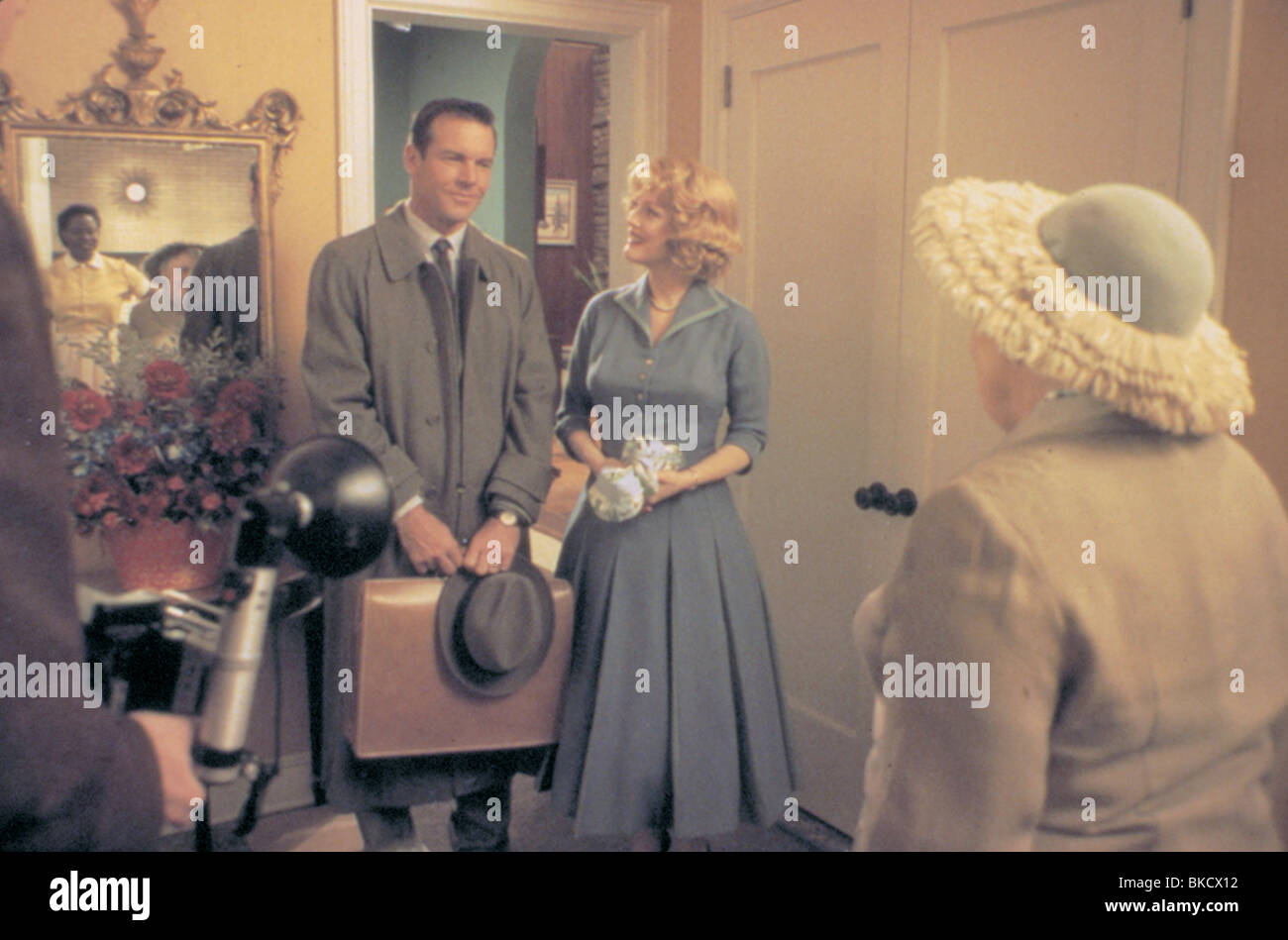 WEIT ENTFERNT VON HIMMEL (2002) DENNIS QUAID, JULIANNE MOORE FRFH 001-7 Stockfoto