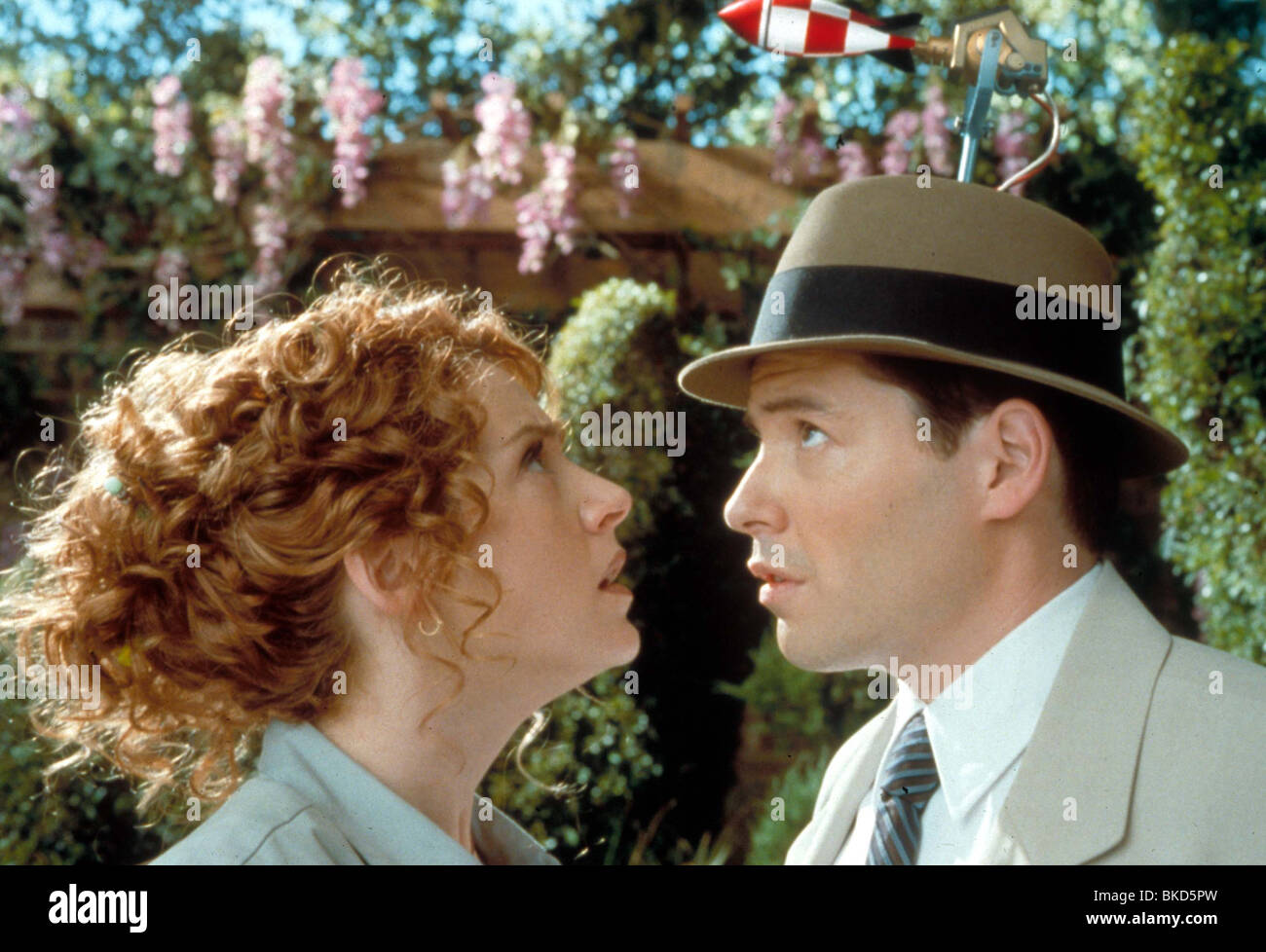 INSPEKTOR GADGET (1999) JOELY FISHER, MATTHEW BRODERICK IGAD 064 Stockfoto