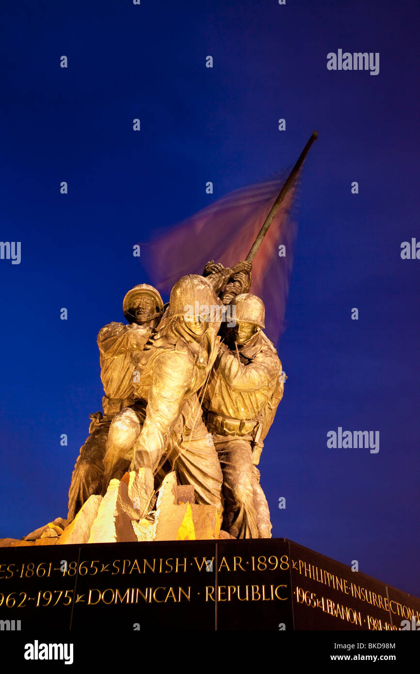 Iwo Jima Marines Memorial in der Dämmerung in der Nähe von Arlington Nationalfriedhof Arlington Virginia USA Stockfoto