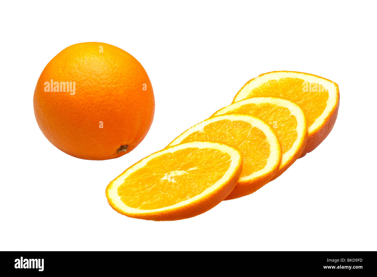 Orangen ganze und geschnittene auf weiß Stockfoto