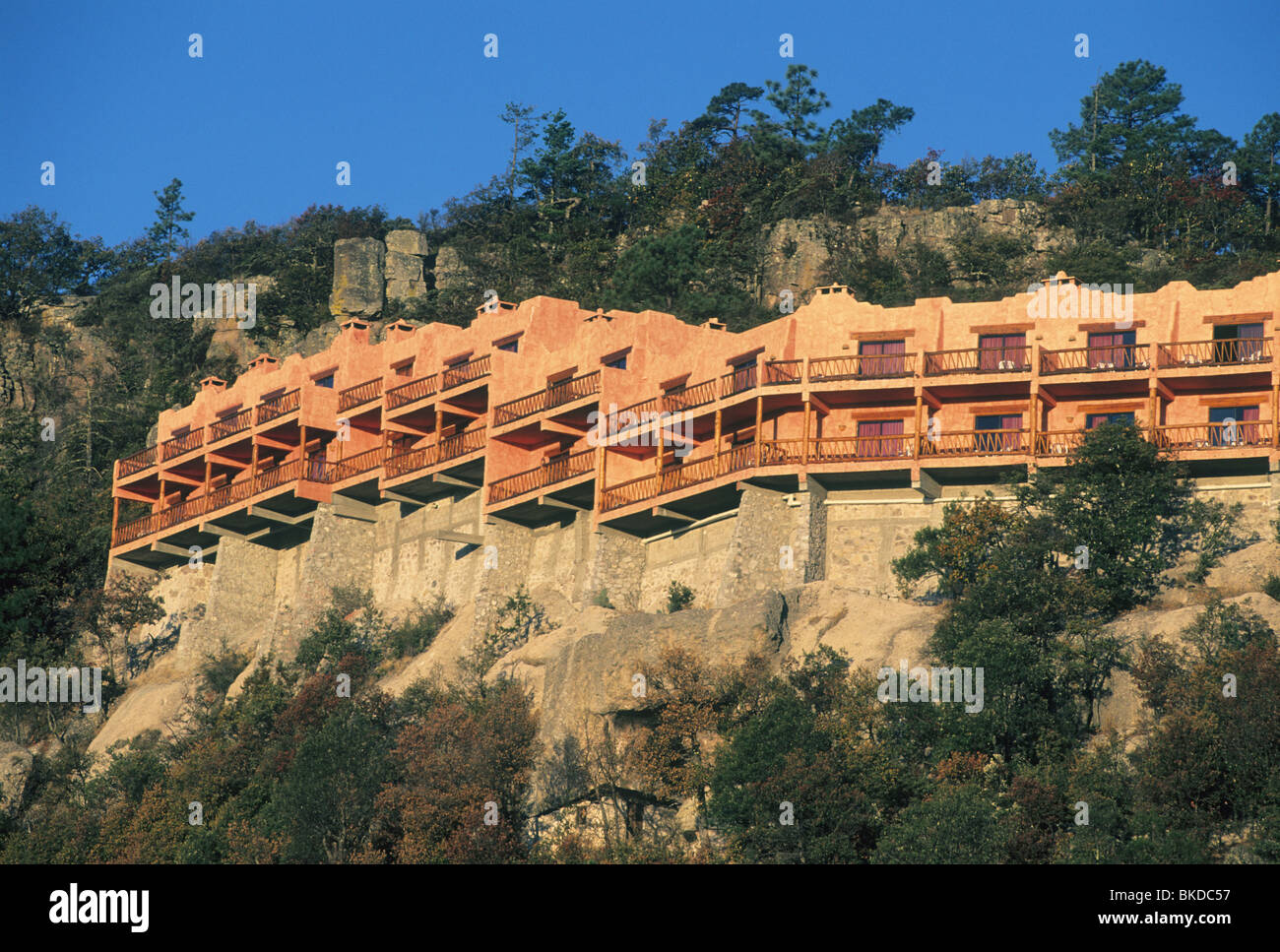 Mexiko, Copper Canyon, Posada Barrancas Mirador Hotel, neues Hotel direkt am Canyonrand. Stockfoto