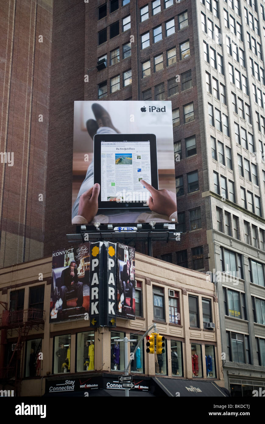 Werbung für das iPad von Apple Inc. auf einer Plakatwand in Midtown Manhattan in New York Stockfoto