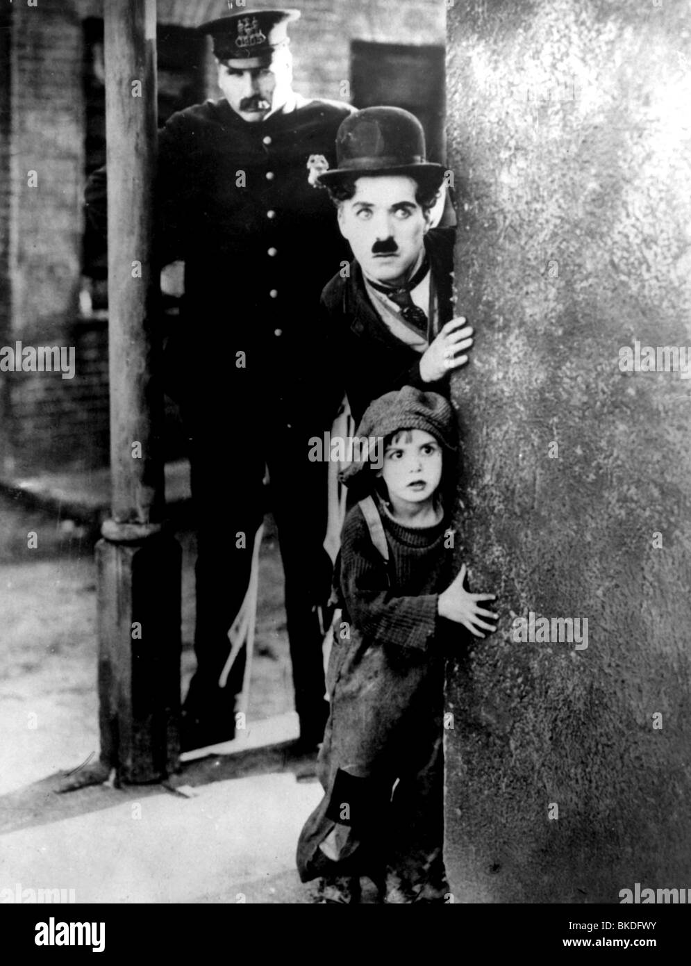 THE KID (1921) CHARLIE CHAPLIN, JACKIE COOGAN TKD 006P Stockfoto