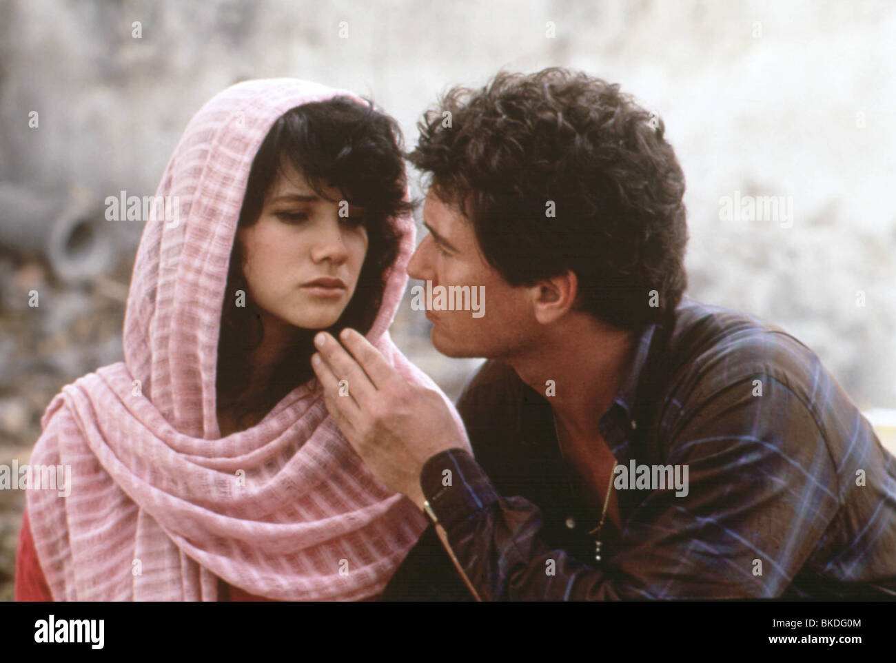 LETZTE ÖLUNG (1988) DAPHNE ZUNIGA, TOM BERENGER LSRT 005 Stockfoto