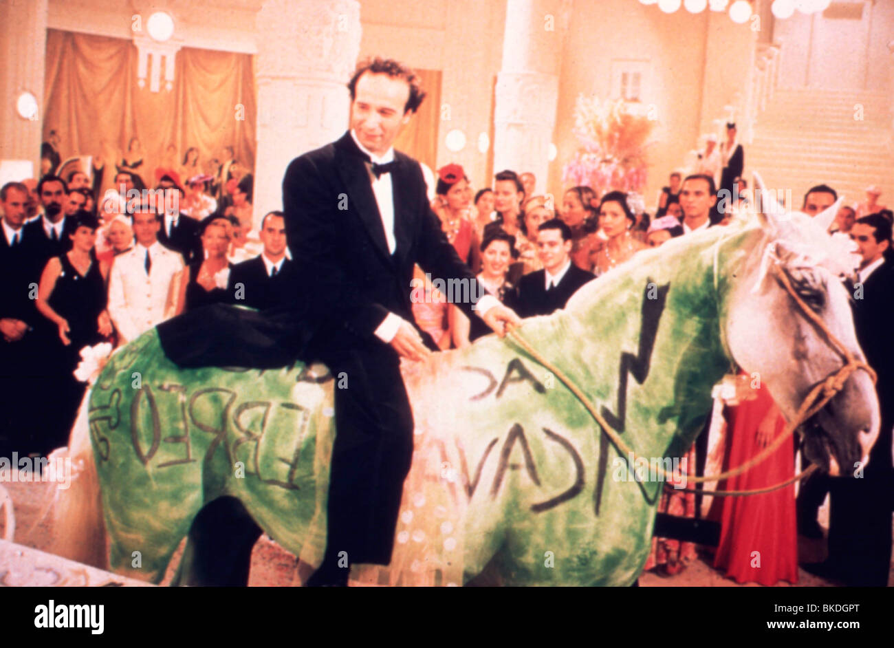 Life is beautiful 1997 roberto benigni Fotos und Bildmaterial in hoher Auflösung Alamy Life is beautiful 1997 roberto benigni Fotos und Bildmaterial in hoher Auflösung Alamy