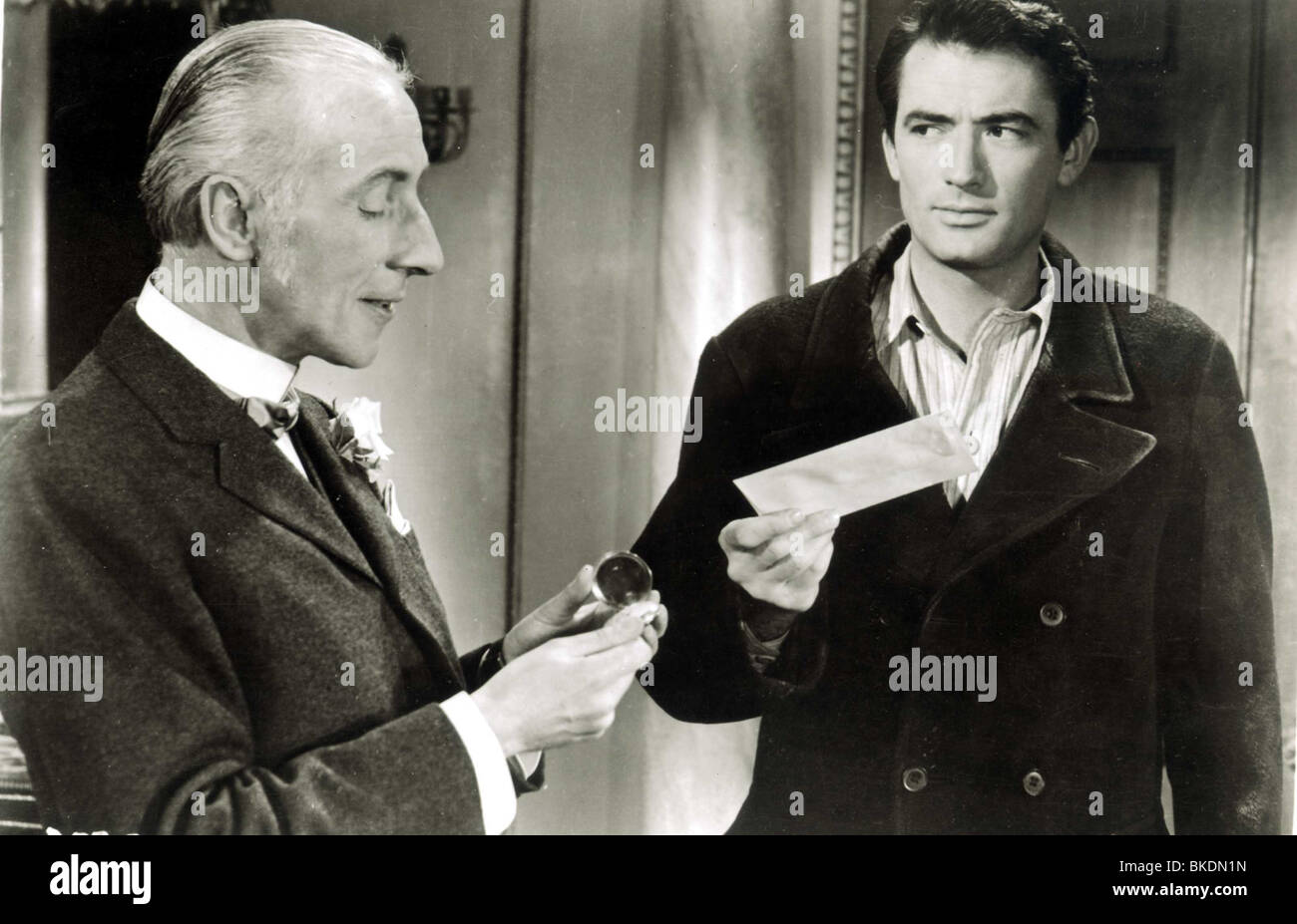 DIE MILLIONEN-PFUND-NOTE (1954) WILFRED HYDE-WHITE, GREGORY PECK MPNN 003P Stockfoto