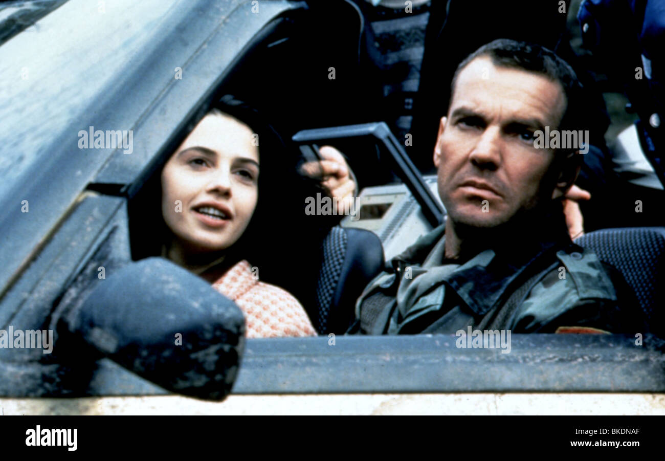 RETTER (1998) NATASA NINKOVIC, DENNIS QUAID SVR 011 Stockfoto