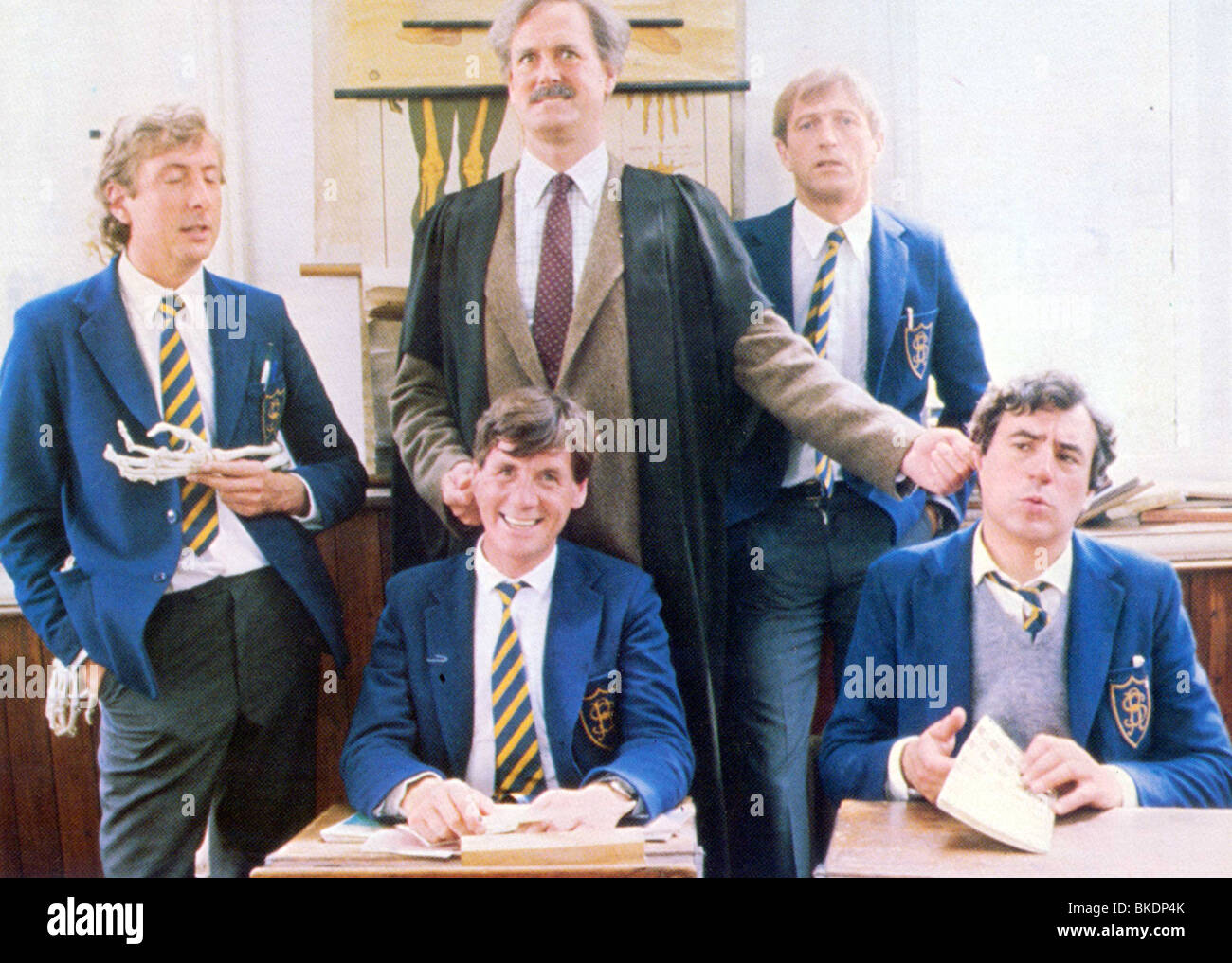 MONTY PYTHONS DER SINN DES LEBENS (1983) ERIC IDLE, MICHAEL PALIN, JOHN CLEESE, GRAHAM CHAPMAN, TERRY JONES MOLF 006FOH Stockfoto