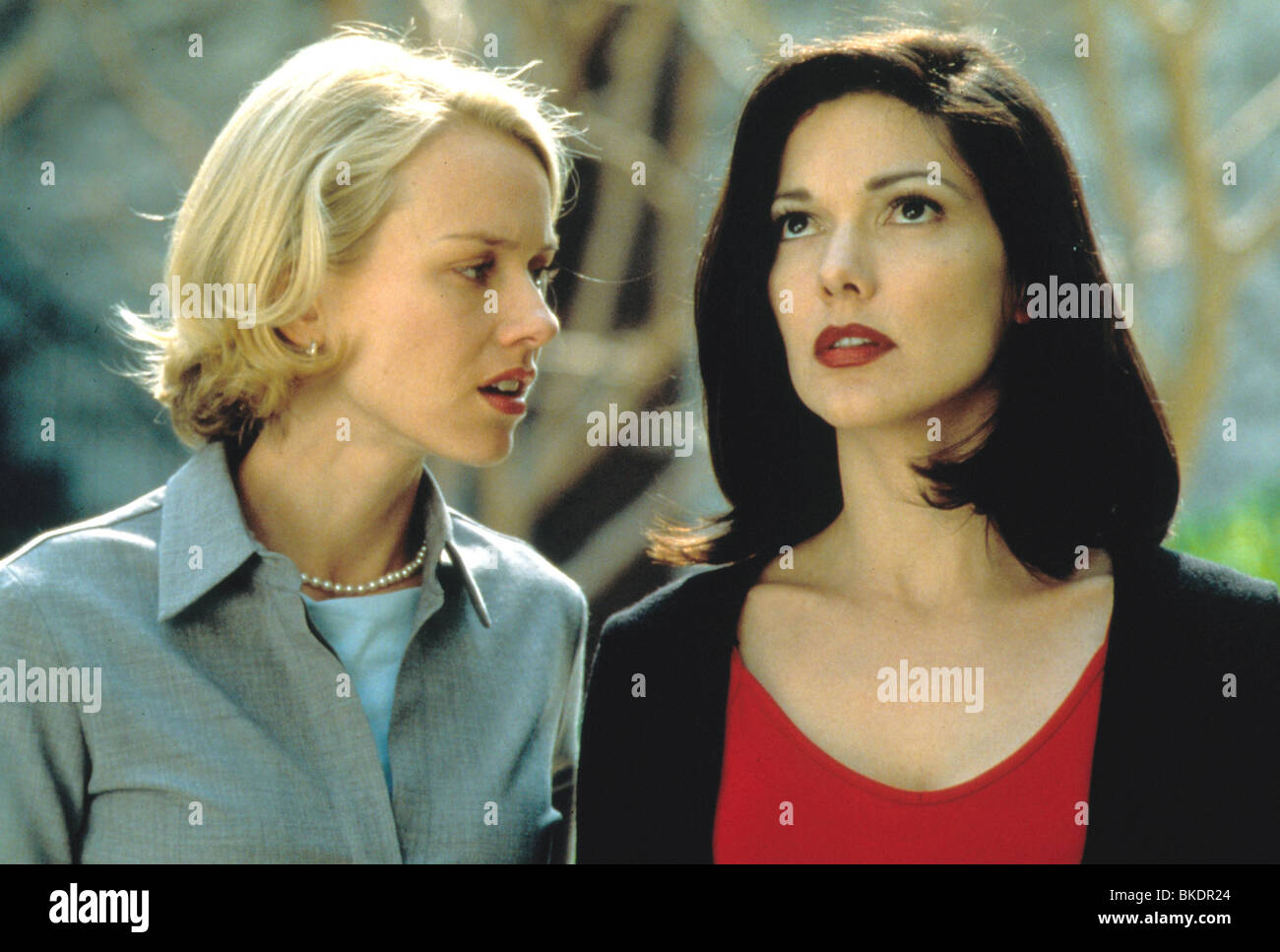 MULHOLLAND DR. (2001) MULHOLLAND DRIVE (ALT) NAOMI WATTS, LAURA ELENA HARRING MHDR 010 Stockfoto