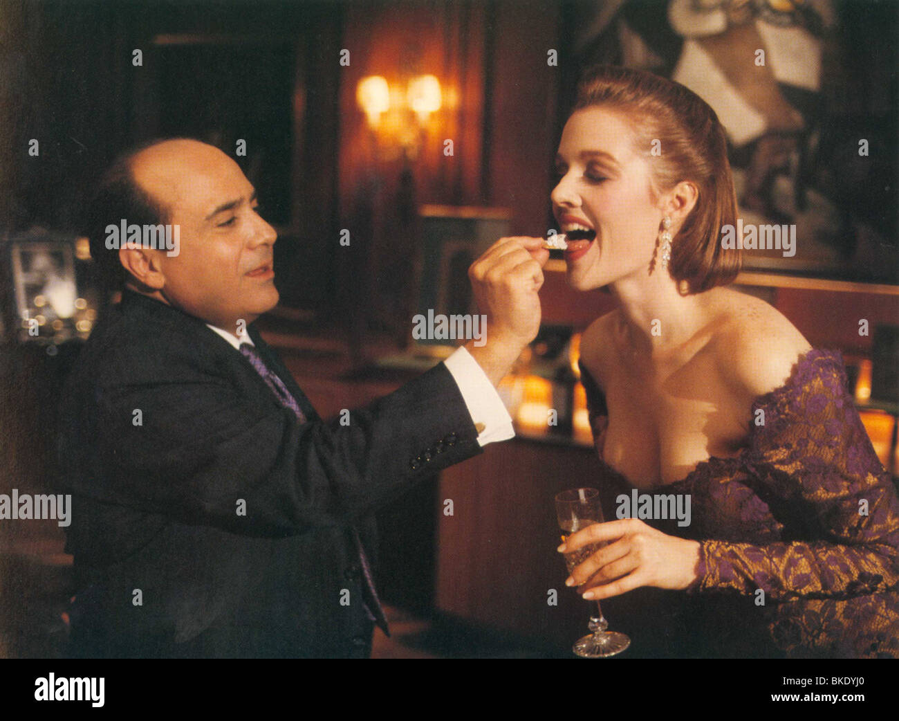 ANDERER LEUTE GELD (1991) DANNY DEVITO, PENELOPE ANN MILLER OPM 007FOH Stockfoto