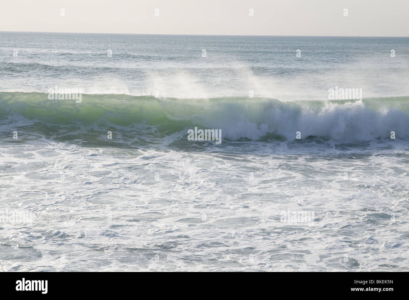 Miladys Strand in Biarritz in großen Wellen am Tag (Sommer) - Body Boarder, Surfen Stockfoto