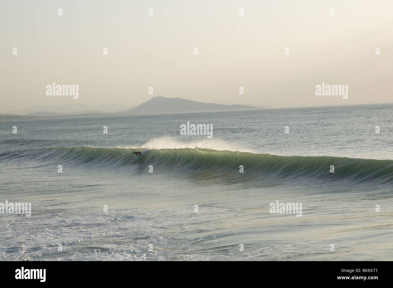 Miladys Strand in Biarritz in großen Wellen am Tag (Sommer) - Body Boarder, Surfen Stockfoto