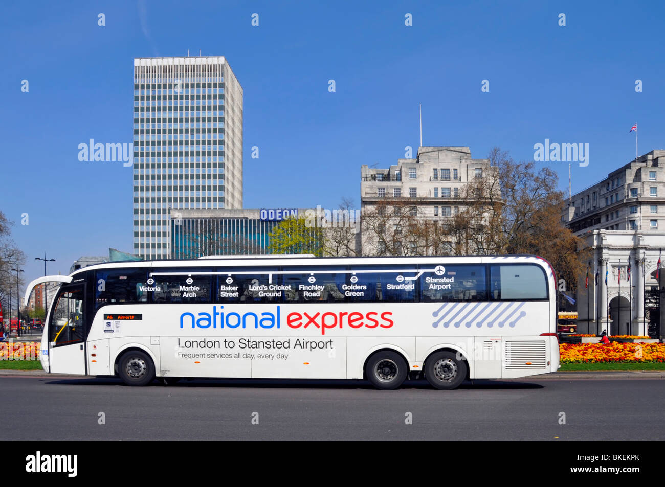 National Express Coach bei Marble Arch Stockfoto