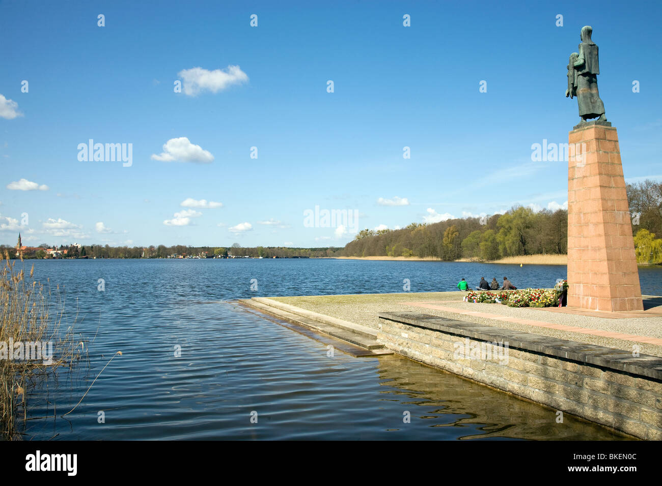 Ravensbrück KZ-Gedenkstätte - Unterstützung "von Will Lammert am Schwedtsee, Brandenburg, Deutschland Stockfoto