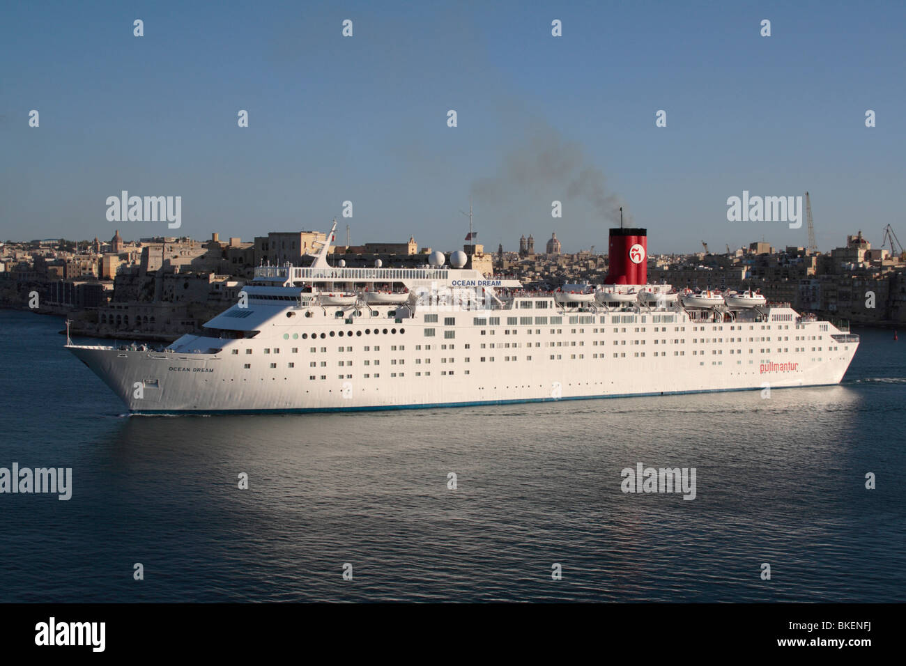 Das kreuzfahrtschiff Ocean Dream aus Malta Abflug Stockfoto