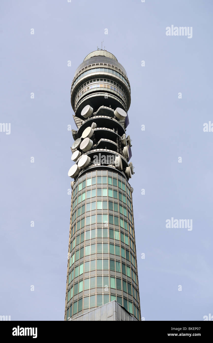 Der BT Tower (früher bekannt als Post Office Tower und Telecom Tower) einer der berühmten und bekannten Sehenswürdigkeiten in London Stockfoto