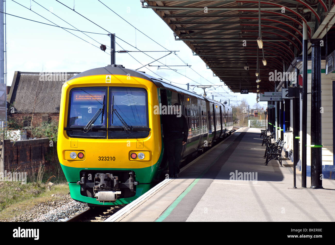 Trainieren Sie im Lichfield City Railway Station, Staffordshire, England, UK Stockfoto