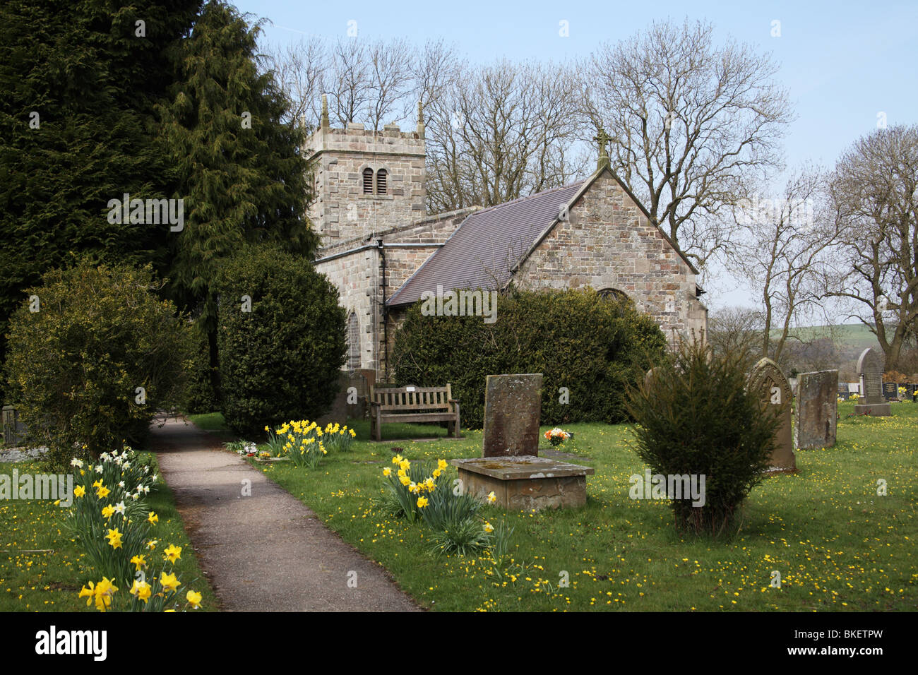 St James und St.-Bartholomäus Kirche, Wasserfall, Derbyshire, England Stockfoto